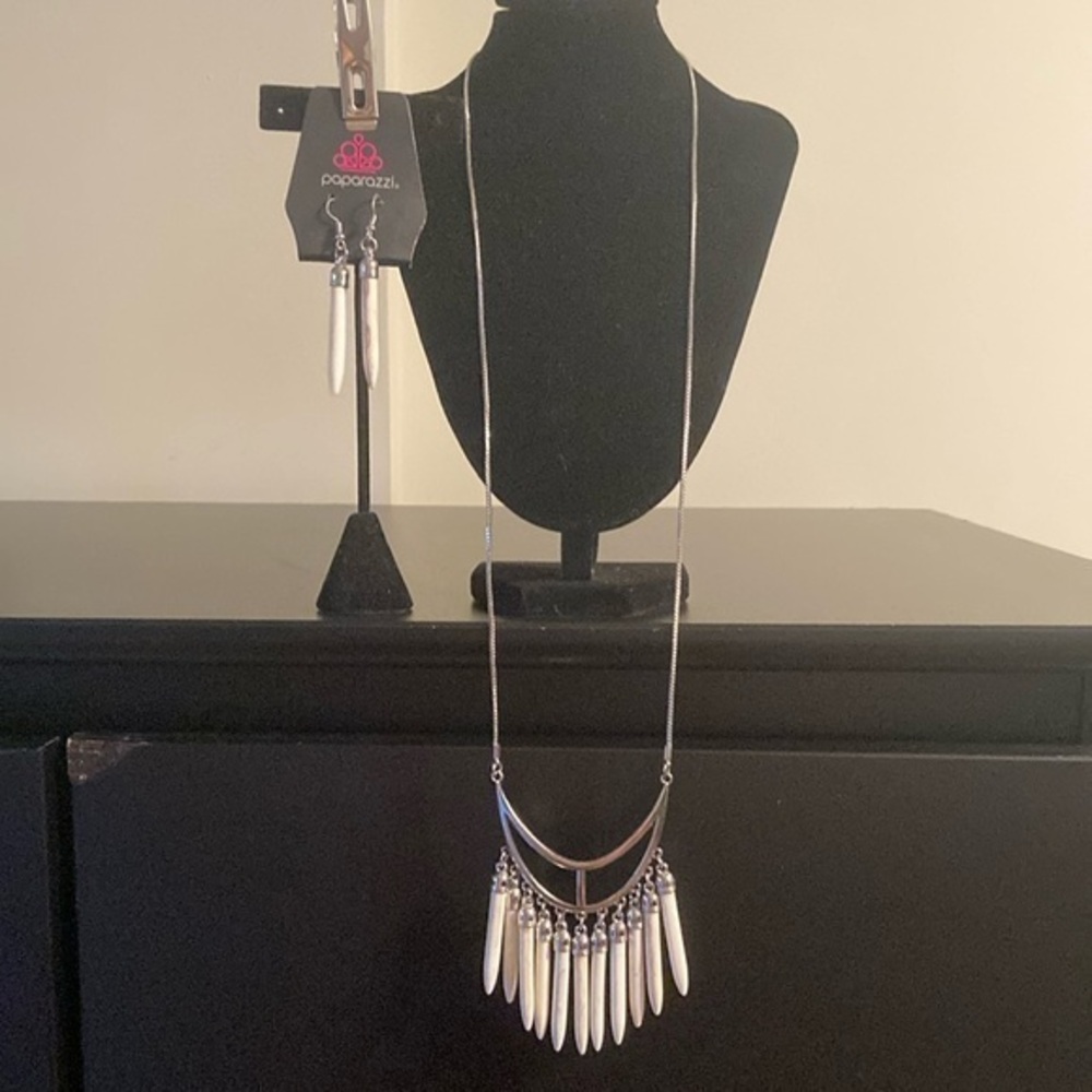 Paparazzi Silver and White Fringe Necklace